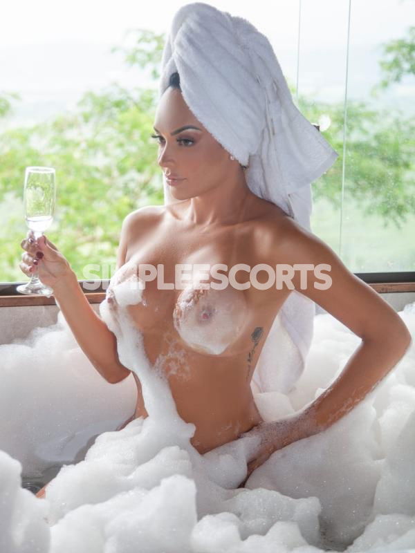 Escort 🇧🇷 Brasiliana a Viareggio: 3897985173 - Livia