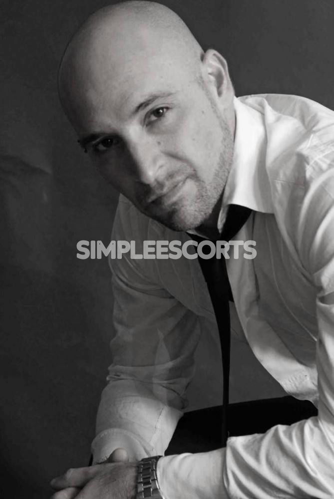 Escort 🇮🇹 Italiana a Bergamo: 3484945271 - Massaggiatore tantra yoni per coppia a Bergamo e provincia massaggi yoni della passione a domicilio 