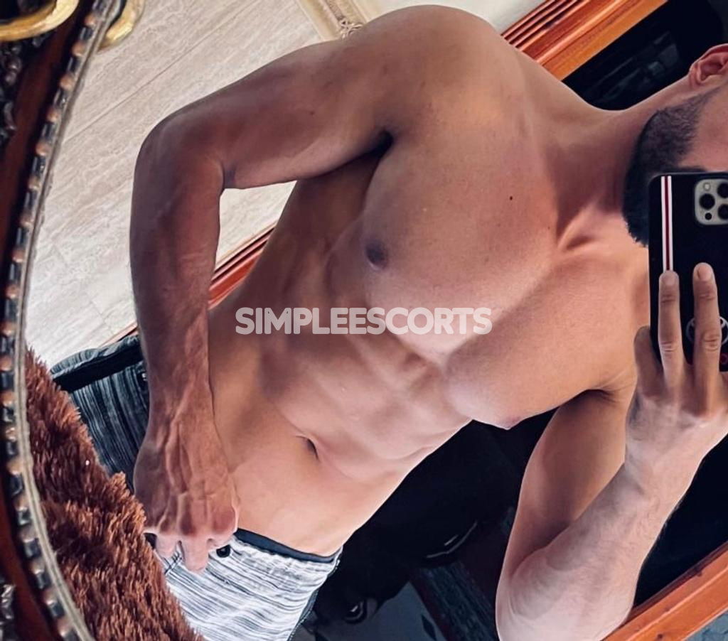 Escorts in Manchester: 7405288499 - New in town for your Ladies TO pass Unforgettable Evenings
